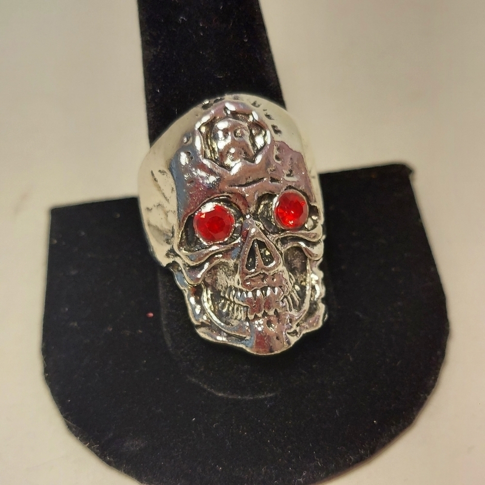 Skull Ring Silver Tone Red Rhinestone Eyes Size 10 Gothic Punk Biker Jewelry